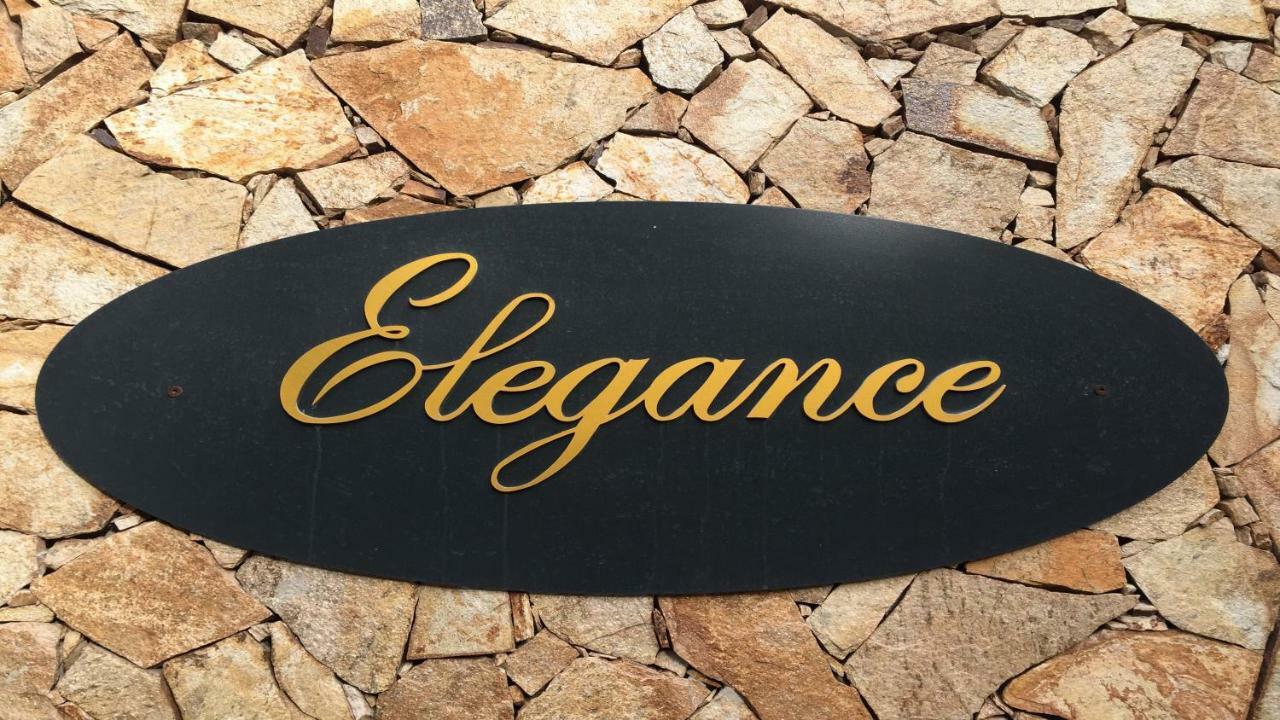 Residence Elegance Ville Ed Appartamenti A Porto Pino Exteriér fotografie