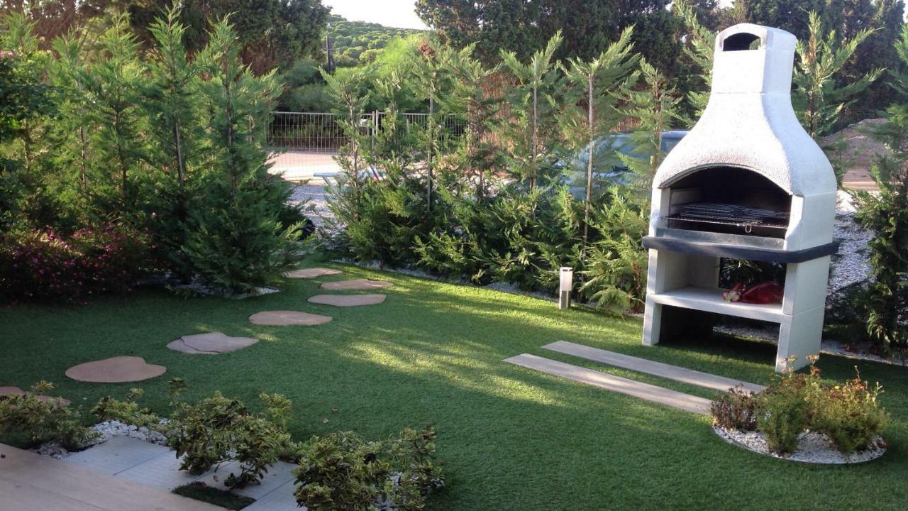 Residence Elegance Ville Ed Appartamenti A Porto Pino Exteriér fotografie