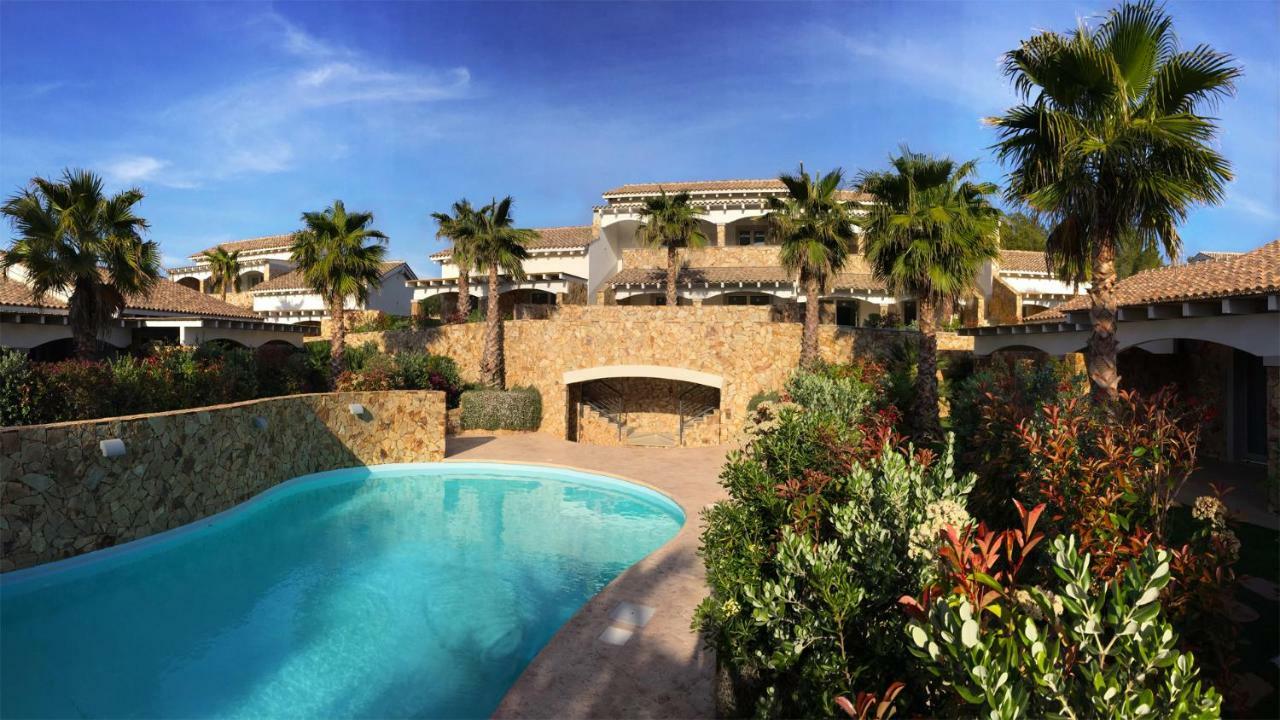 Residence Elegance Ville Ed Appartamenti A Porto Pino Exteriér fotografie