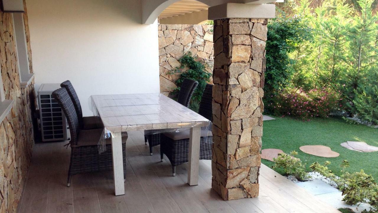 Residence Elegance Ville Ed Appartamenti A Porto Pino Exteriér fotografie