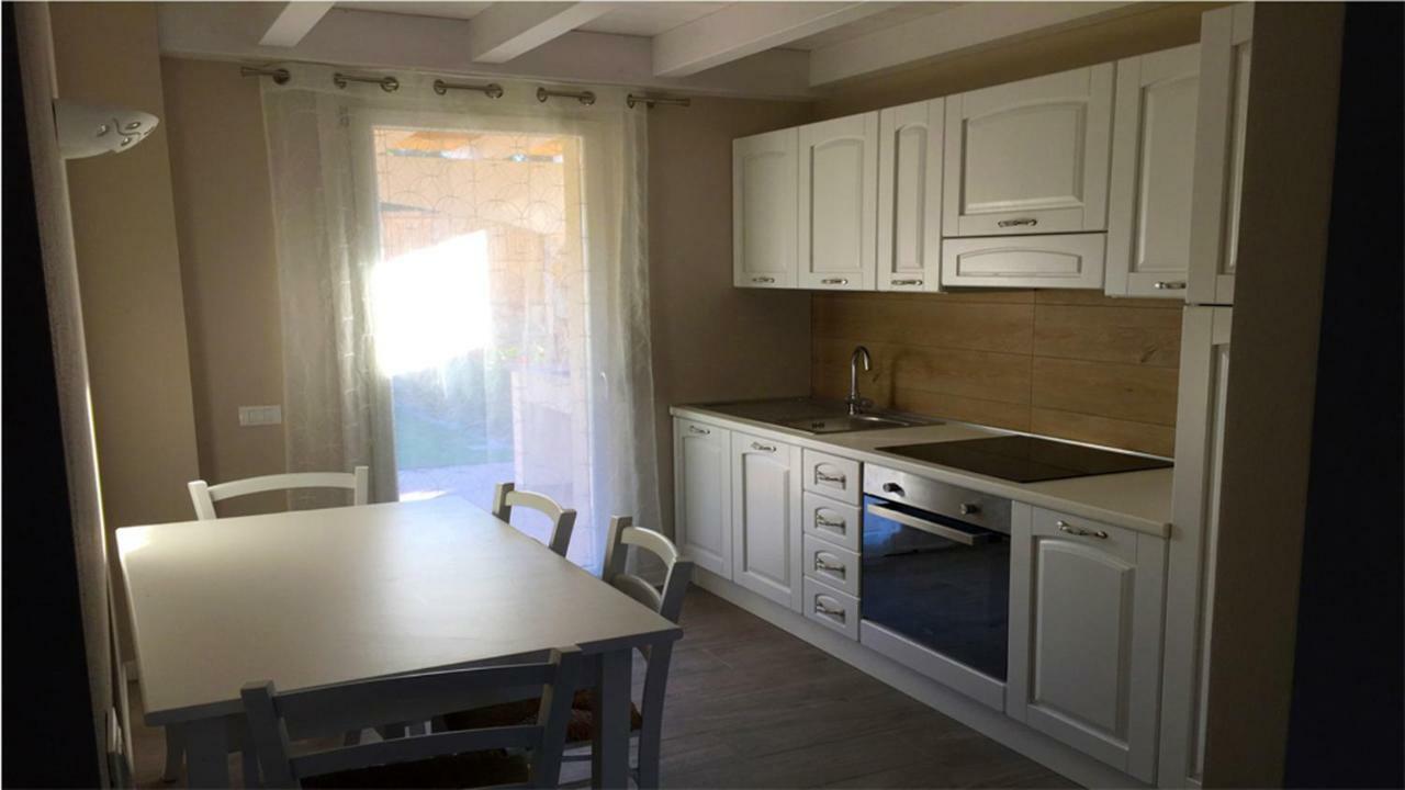 Residence Elegance Ville Ed Appartamenti A Porto Pino Exteriér fotografie