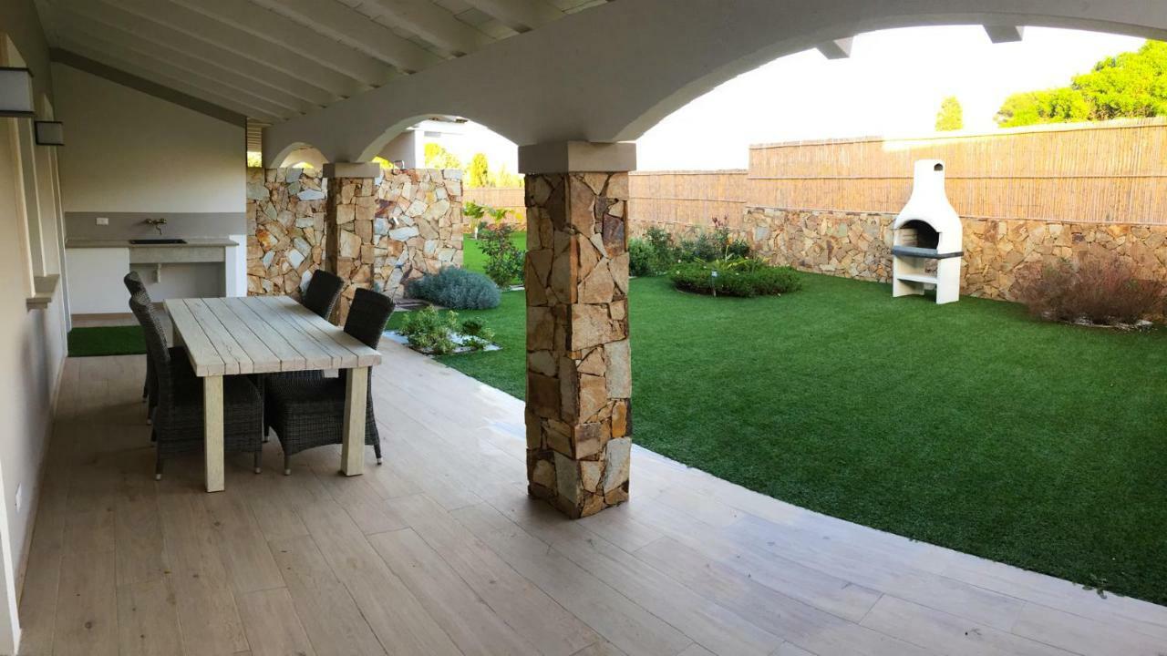 Residence Elegance Ville Ed Appartamenti A Porto Pino Exteriér fotografie
