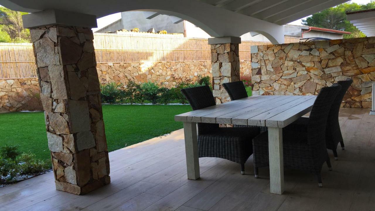 Residence Elegance Ville Ed Appartamenti A Porto Pino Exteriér fotografie