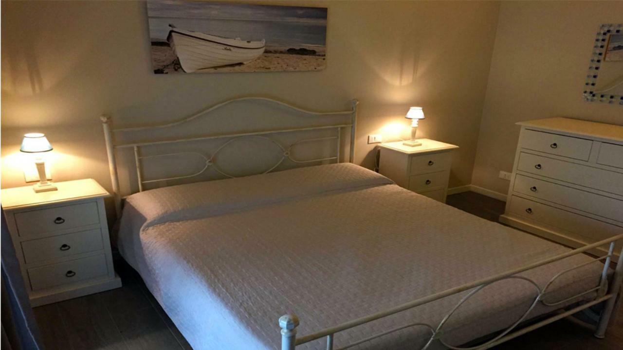 Residence Elegance Ville Ed Appartamenti A Porto Pino Exteriér fotografie
